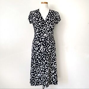 LEOTA Black White Print Vneck midi dress Large preowned